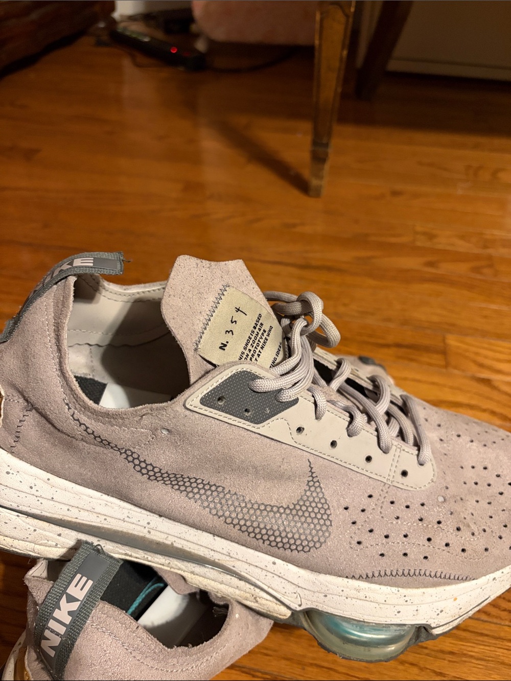 Nike - Picture 4 of 5